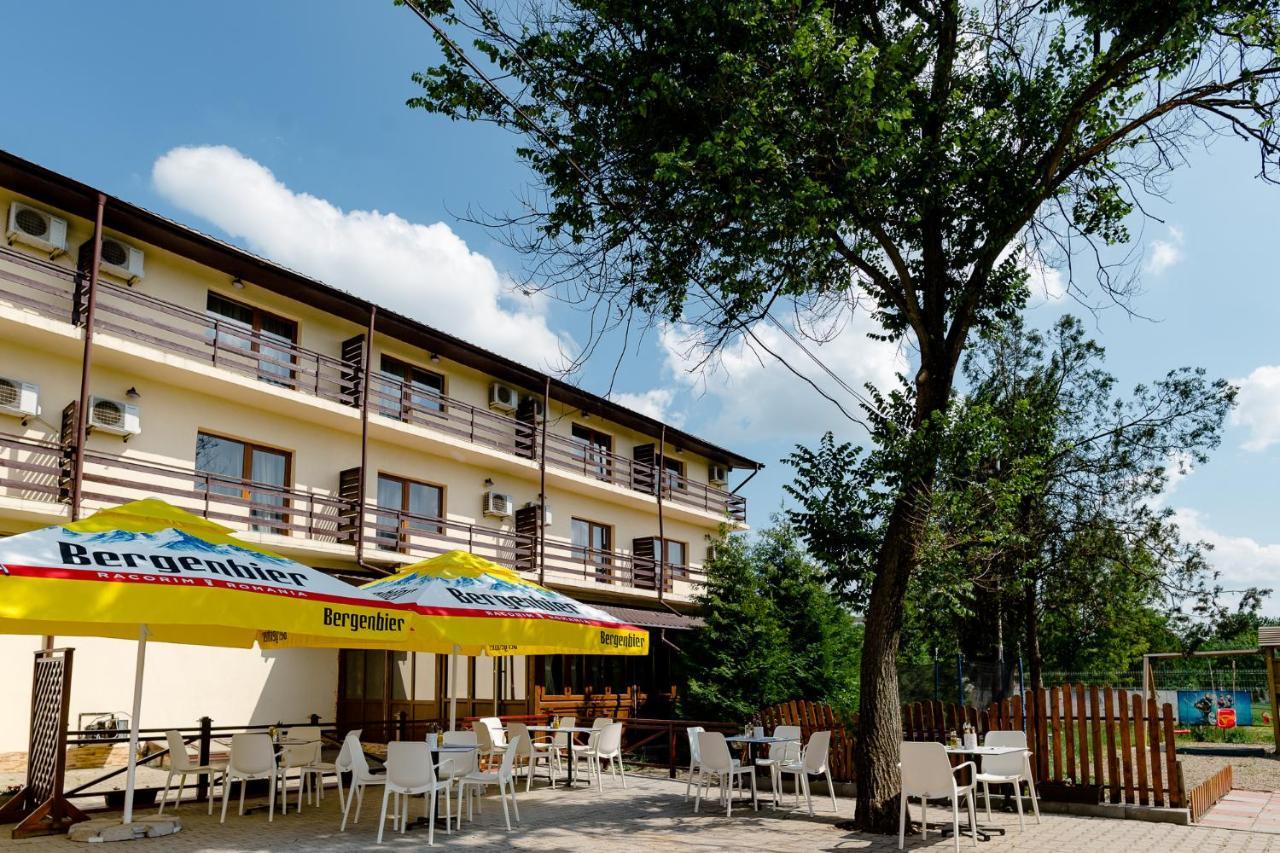 Pensiunea Vialux Bacău Exterior photo