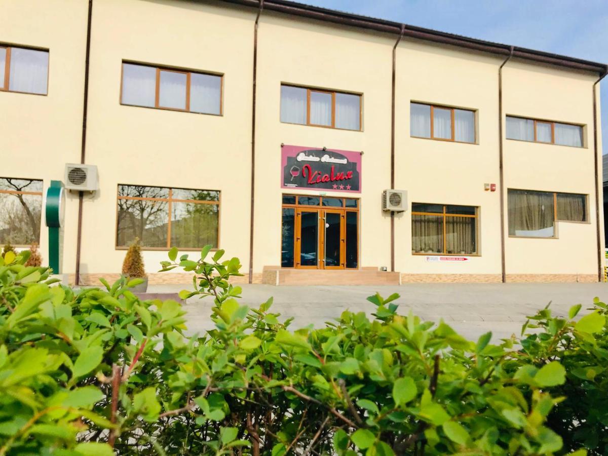 Pensiunea Vialux Bacău Exterior photo