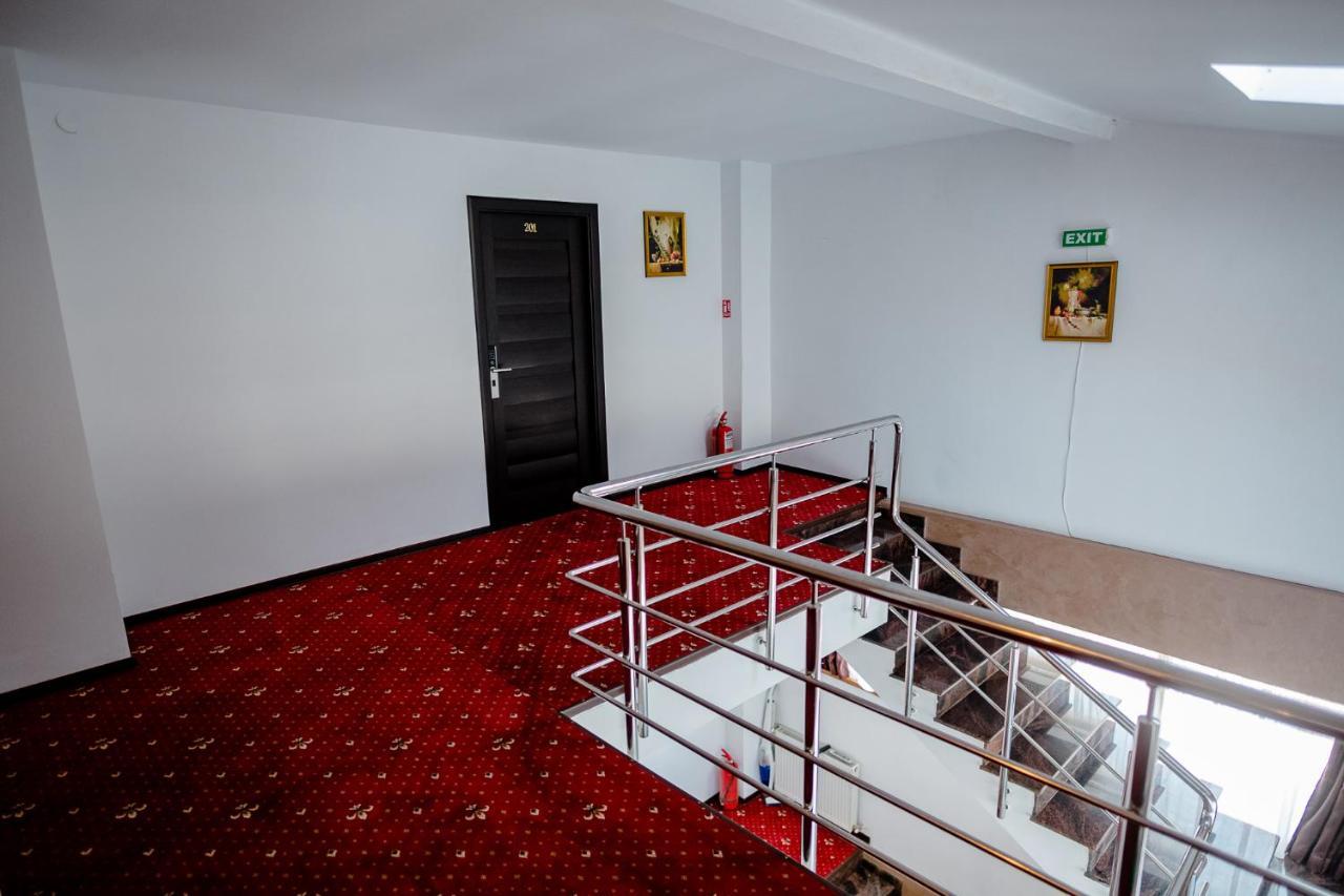 Pensiunea Vialux Bacău Exterior photo